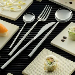 Viadurini Kitchen Besteck Set-24 Besteck aus poliertem Schmiedestahl in verschiedenen Ausführungen, Made in Italy - Osaka