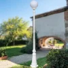 Viadurini Lighting Gartenlampion-208 cm hohe Straßenlaterne aus weißem Acryl und Aluminium, hergestellt in Italien - Trovabianco
