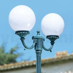 Viadurini Lighting Gartenlampion-212 cm hohe Straßenlaterne aus schwarzem Acryl und Aluminium, hergestellt in Italien - Trovanero