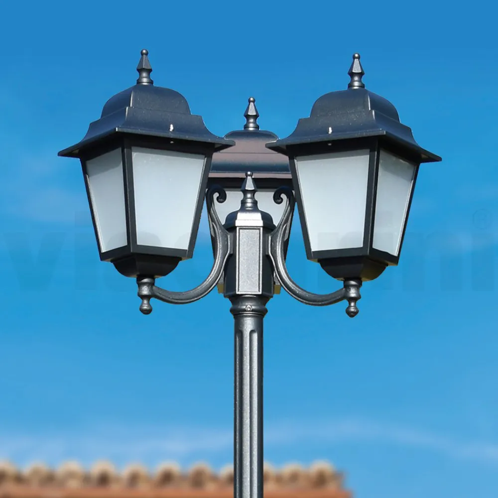 Viadurini Lighting Gartenlampion-238 cm hohe Straßenlaterne aus Anthrazitglas und Aluminium Made in Italy - Scintilla