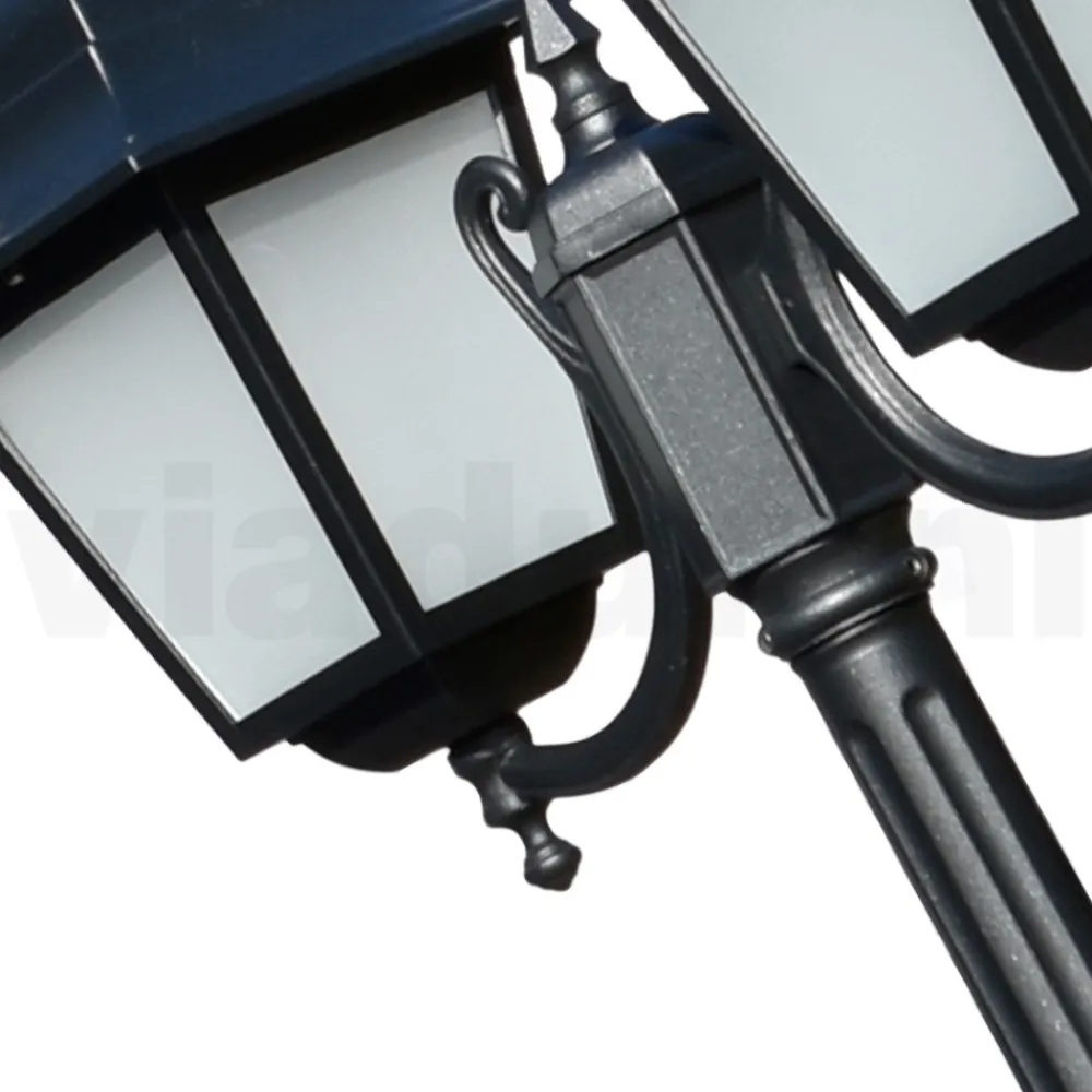 Viadurini Lighting Gartenlampion-208 cm hohe Straßenlaterne aus Anthrazitglas und Aluminium Made in Italy - Scintilla