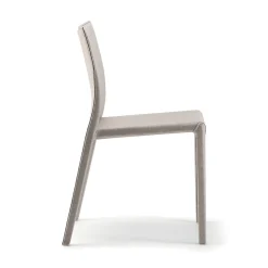 Viadurini in the Garden Moderne Stühle-2 stapelbare Stühle aus Polypropylen, Fiberglas und mit Wolle gepolstert – Gefunden