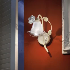 Ferroluce Vintage Wandleuchten-Applikation aus Eisen und sandgestrahltem Glas mit Rose aus Keramikdekoration - Siena