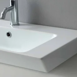 Viadurini Bathroom Keramikwaschbecken-Arbeitsplatte und Wandeinsatz aus weißem oder farbigem Keramik-Maida