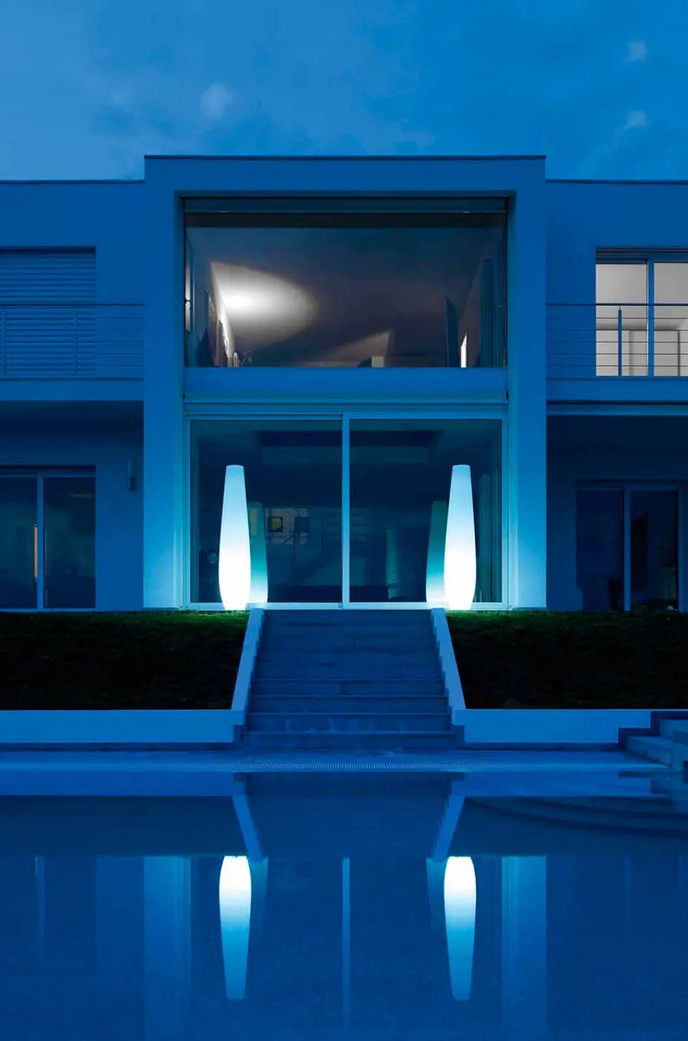 Viadurini in the Garden Lichtmöbel-Außenleuchtvase mit LED-Licht aus Polyethylen Made in Italy - Nadai