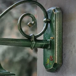 Ferroluce Garten-Wandlampen-Außenwandleuchte aus goldgrünem Aluminium mit handgemalten Blumen - Gorizia