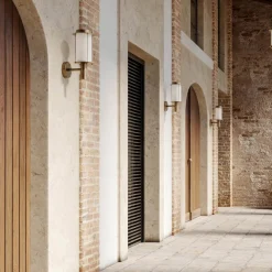 Il Fanale Garten-Wandlampen-Außenwandleuchte aus Messing und weißem Glas - Loggia von