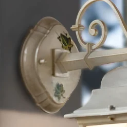 Ferroluce Garten-Wandlampen-Außenwandleuchte aus weißem Aluminium und handbemalter Dekoration - Gorizia