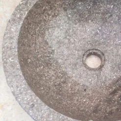 Viadurini Bathroom Steinwaschbecken-Aufsatzwaschbecken aus Naturstein grau Finn, Einzelstück