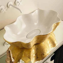 Viadurini Bathroom Farbige Waschbecken-Aufsatzwaschbecken Design aus weißer goldfarbener Keramik Cubo Italy