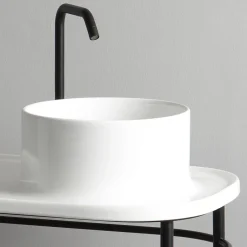 Viadurini Bathroom Keramikwaschbecken-Aufsatzwaschbecken mit Regal und Metallstruktur Made in Italy - Uber