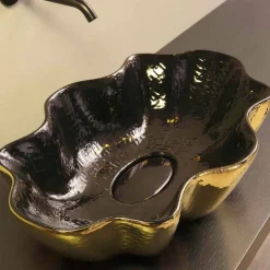 Viadurini Bathroom Farbige Waschbecken-Aufsatzwaschbecken,schwarze goldfarbene Keramik Design made Italy Cubo