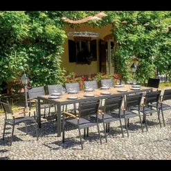 Viadurini in the Garden Gartentische Aus Teakholz-Ausziehbarer Tisch bis 300 cm mit verschiebbaren Beinen aus Aluminium und Teakholz - Felix