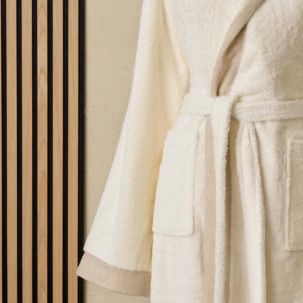 Viadurini Textile Bademäntel-Bademantel aus Baumwollfrottee mit Kapuze und Leinenrüsche - Mellow