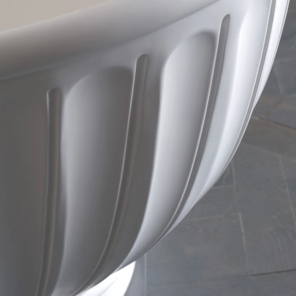 Viadurini Bathroom Freistehende Badewannen-Badewanne mit fester Oberfläche und mattweißer Außenseite, hergestellt in Italien – Ross