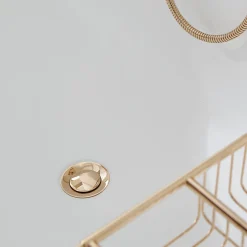 Viadurini Bathroom Freistehende Badewannen-Badewanne mit fester Oberfläche und integriertem Überlauf, hergestellt in Italien – Aurelio