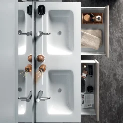 Viadurini Bathroom Badmöbel Hängend-Badezimmerkomposition mit Spiegel, Doppelwaschbecken und Sockel, hergestellt in Italien – Kilos