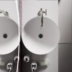 Viadurini Bathroom Badmöbel Hängend-Badezimmerkomposition mit Waschbecken und Spiegel aus Harz, hergestellt in Italien – Palom