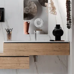 Viadurini Bathroom Badmöbel Hängend-Badezimmerkomposition mit Spiegel, Harzwaschbecken und Sockel, hergestellt in Italien – Palom