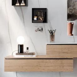 Viadurini Bathroom Badmöbel Hängend-Badezimmerkomposition mit Spiegel, Harzwaschbecken und Sockel, hergestellt in Italien – Palom