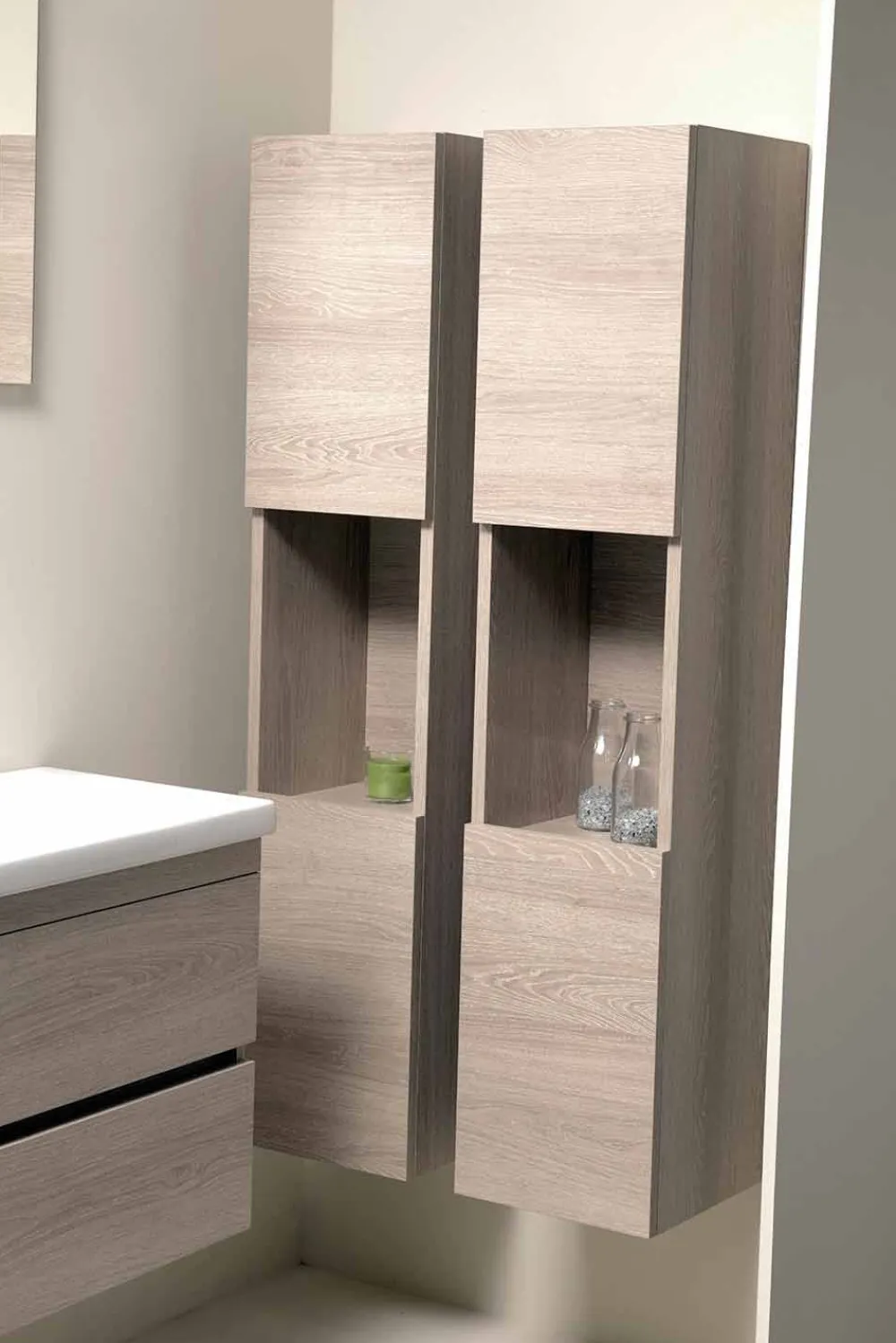 Viadurini Bathroom Badmöbel Hängend-Badezimmerschrank 80 cm, Waschbecken, Spiegel und 2 Säulen - Becky