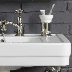 Viadurini Bathroom Badmöbel Stehend-Badezimmer-Set mit Vintage-Doppelkonsole aus weißer Keramik auf einer linearen Struktur