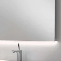 Viadurini Bathroom Badspiegel-Badezimmerspiegel mit modernem Design LED-Licht mit Satinkanten Veva