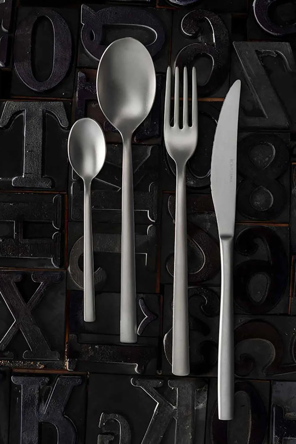 Viadurini Kitchen Besteck Set-Besteck Set aus sandgestrahltem Edelstahl 24 Stück elegantes Design - Ronfo