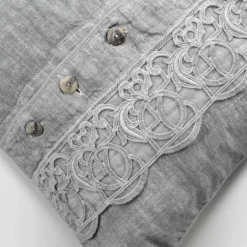 Viadurini Textile Kissenbezüge-Bettkissen Kissenbezug aus grauem Leinen mit italienischer Luxus-Synergie-Spitze - Stego