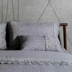 Viadurini Textile Kissenbezüge-Bettkissen Kissenbezug aus grauem Leinen mit italienischer Luxus-Synergie-Spitze - Stego