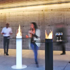 Viadurini Fire Design Garten Beistelltisch|Bodenkamine Bioethanol-Bio Ethanol Outdoor Kamin aus Edestahl Säule mit Tischplatte Dean Table