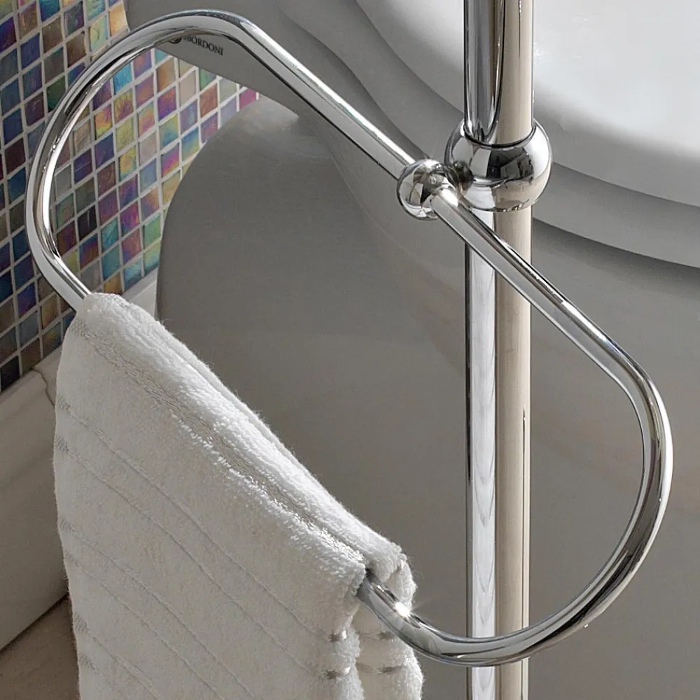 Viadurini Bathroom Badetuchhalter-Bodenhandtuchhalter mit Seifenschale aus Messing und Vintage-Keramik - Rouen