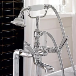 Viadurini Taps Badewannearmaturen-Bodenstehende Wannenbatterie mit Handbrause aus Messing Made in Italy - Noriana