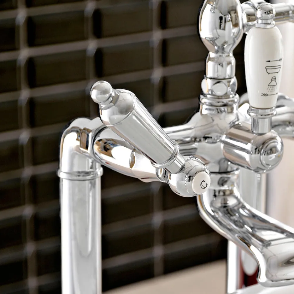 Viadurini Taps Badewannearmaturen-Bodenstehende Wannenbatterie mit Handbrause aus Messing Made in Italy - Noriana