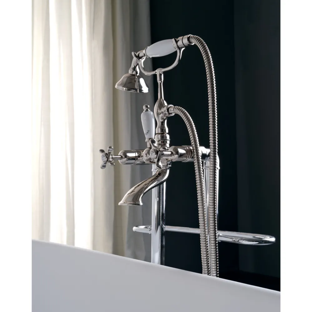 Viadurini Bathroom Badewannearmaturen-Bodenstehendes Badewannenset mit Handtuchhalter und Handbrause. Hergestellt in Italien – Turin