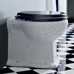 Viadurini Bathroom Wc-Bodenvase Klassisches Design Zurück zur Wand in Made in Italy Keramik - Marwa