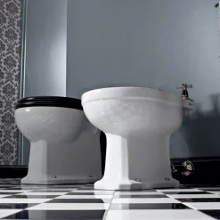 Viadurini Bathroom Wc-Bodenvase Klassisches Design Zurück zur Wand in Made in Italy Keramik - Marwa