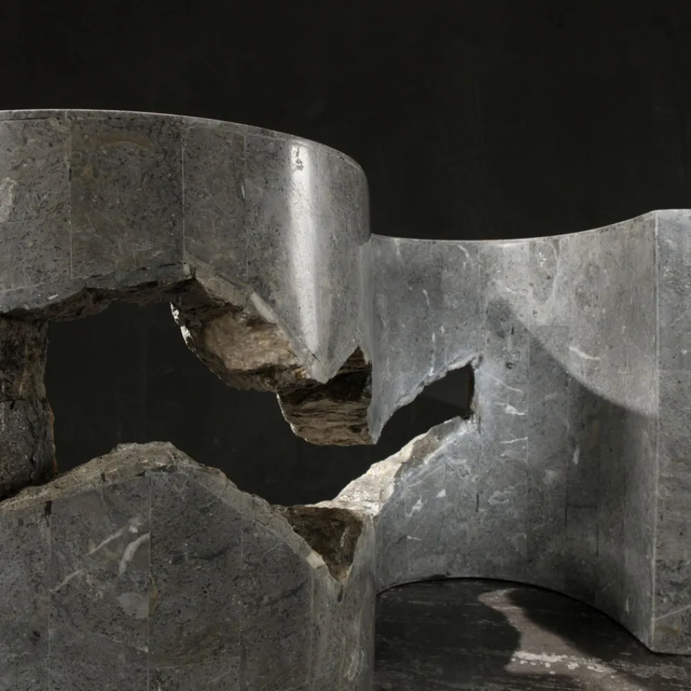 Viadurini Living Couchtische Aus Stein-Couchtisch aus gehärtetem Glas mit Sockel aus Fossilstein – Jordan