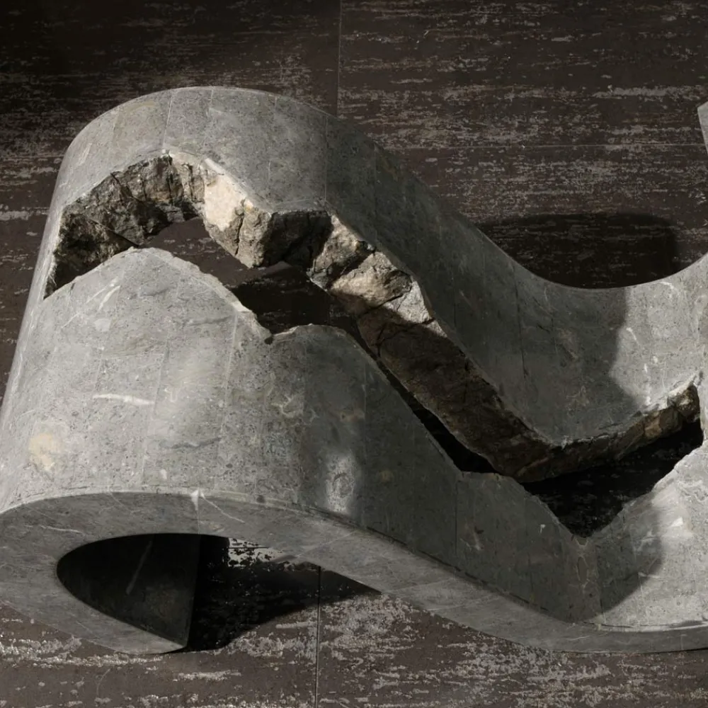 Viadurini Living Couchtische Aus Stein-Couchtisch aus gehärtetem Glas mit Sockel aus Fossilstein – Jordan