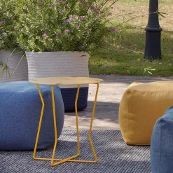 Viadurini in the Garden Garten Beistelltisch-Couchtisch für farbiges Metall im modernen Design - Kathrin