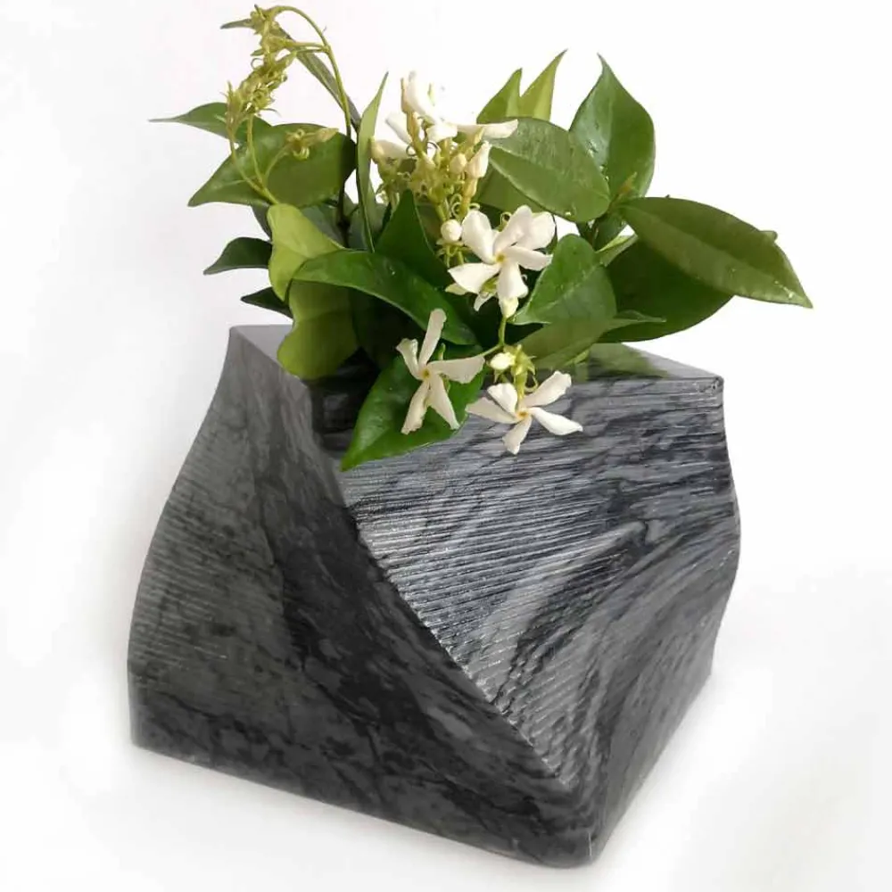 Viadurini Living Deko Vasen-Dekorative Design Vase aus Bardiglio oder Carrara Marmor Made in Italy - Prisma