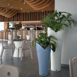 Viadurini Living Deko Vasen-Dekorative Vase für den Innenbereich aus farbigem Polyethylen Made in Italy - Cervia