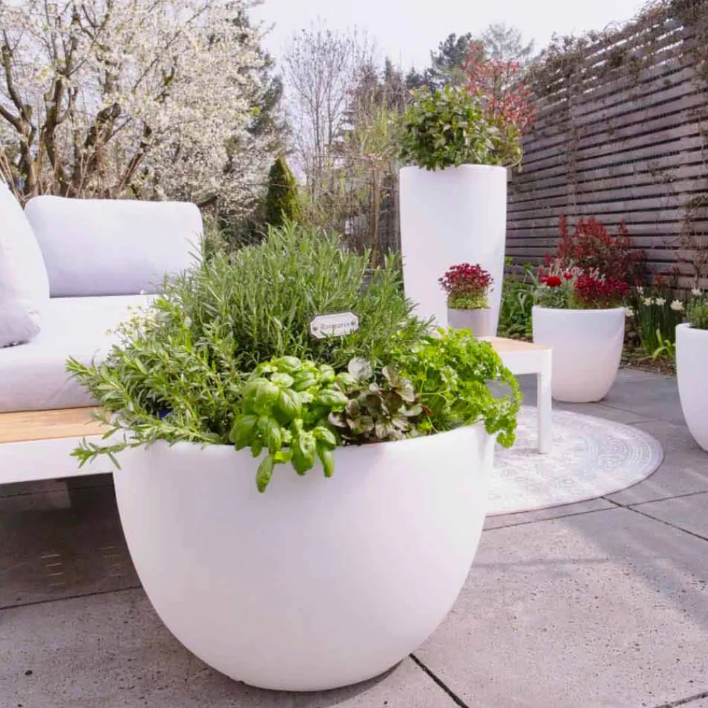 Viadurini Lighting Lichtmöbel-Design Beleuchtete Außen- und Innenvase aus farbigem Polyethylen - Svasostar