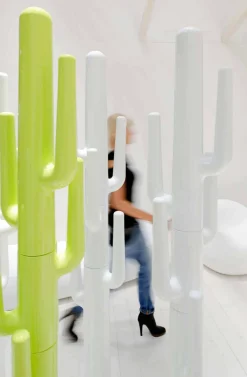 Viadurini Living Garderobenständer-Design Kleiderständer aus farbigem Polyethylen Made in Italy - Zastor