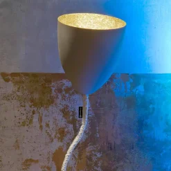 In-es.artdesign Moderne Stehlampen-Design Stehleuchte Blume Gemalter Beton