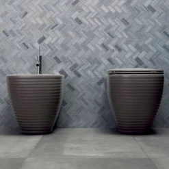 Viadurini Bathroom Wc-Design Toilettenvase aus weißer oder farbiger Keramik Trabia