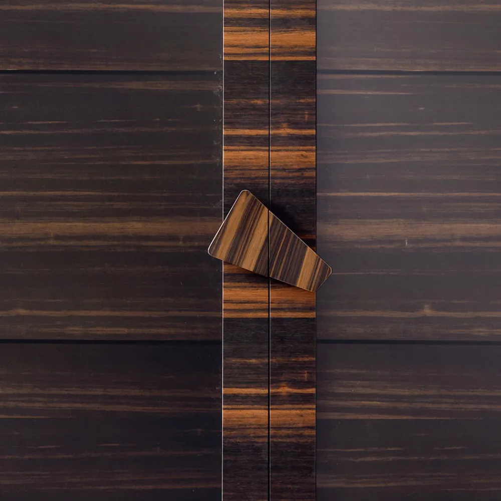 Grilli Vitrinen-Design Vitrin aus Massivholz mit 2 Türen in Italien hergestellt