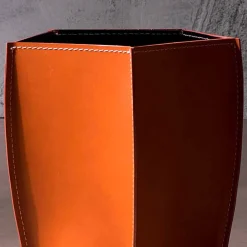 Limac Design Bürozubehör-Design-Abfalleimer aus regeneriertem Poligiono-Leder, hergestellt in Italien