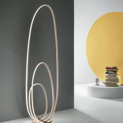 Viadurini Lighting Moderne Stehlampen-Design-Stehlampe aus lackiertem Metall mit Gold-Finish mit LED - Simea