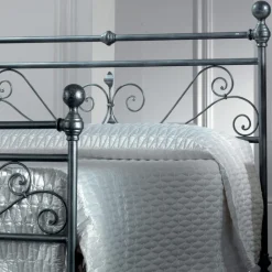 Viadurini Night Design Schmiedeeisen Doppelbetten-Doppelbett aus schwarz-silbernem Eisenrohr, hergestellt in Italien – Geometrie